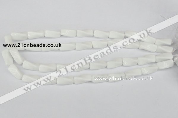 CTW127 15.5 inches 9*20mm twisted trihedron white agate beads